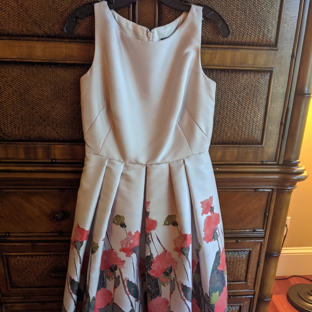 Light pink floral print address.
